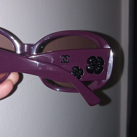 🗼💖 LIKE NEW CHANEL PURPLE SUNGLASSES w/Black Camelia detail - Picture 14 of 15